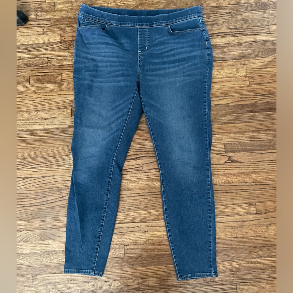 Blue jeggings.